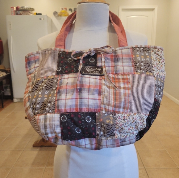 UNIONBAY Handbags - 🏝EUC~ UNIONBAY PATCHWORK SHOULDER BAG.